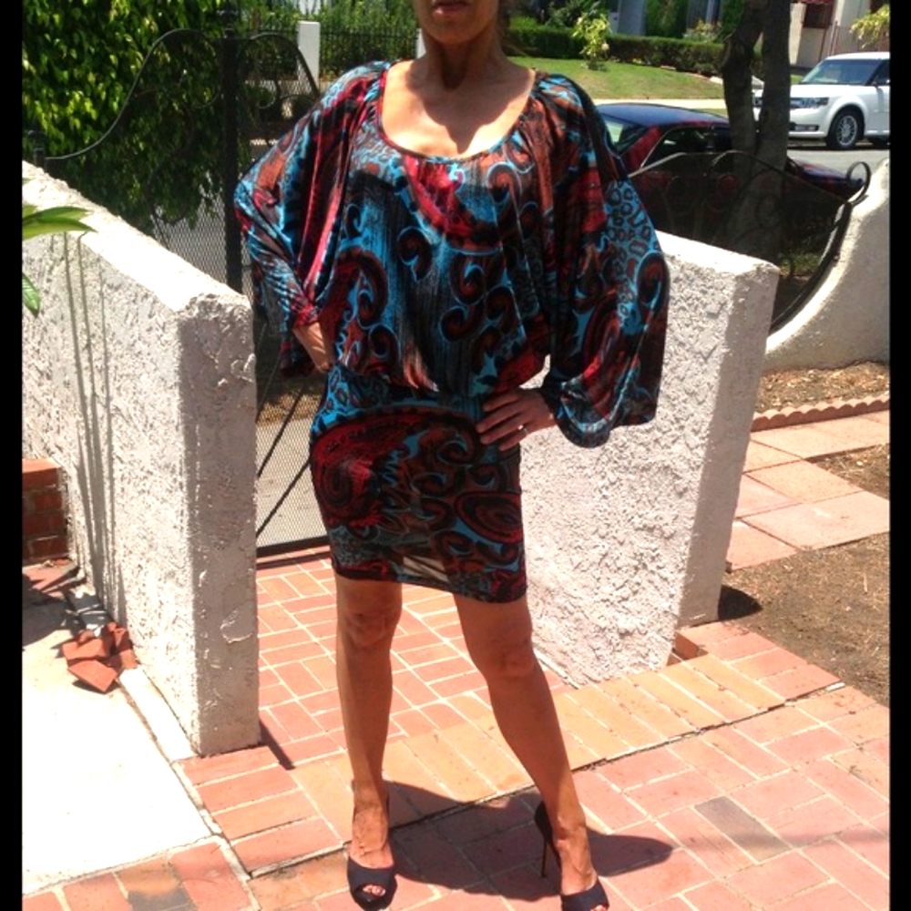 BATWING SLEEVE DRESS